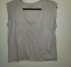 LOFT Women's Beige & White sleeveless